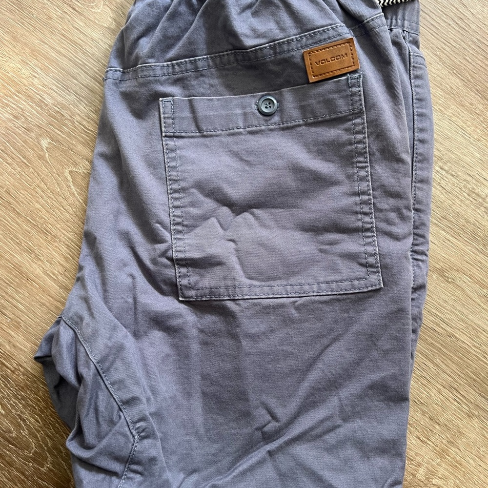 Volcom shorts - Picture 4 of 4